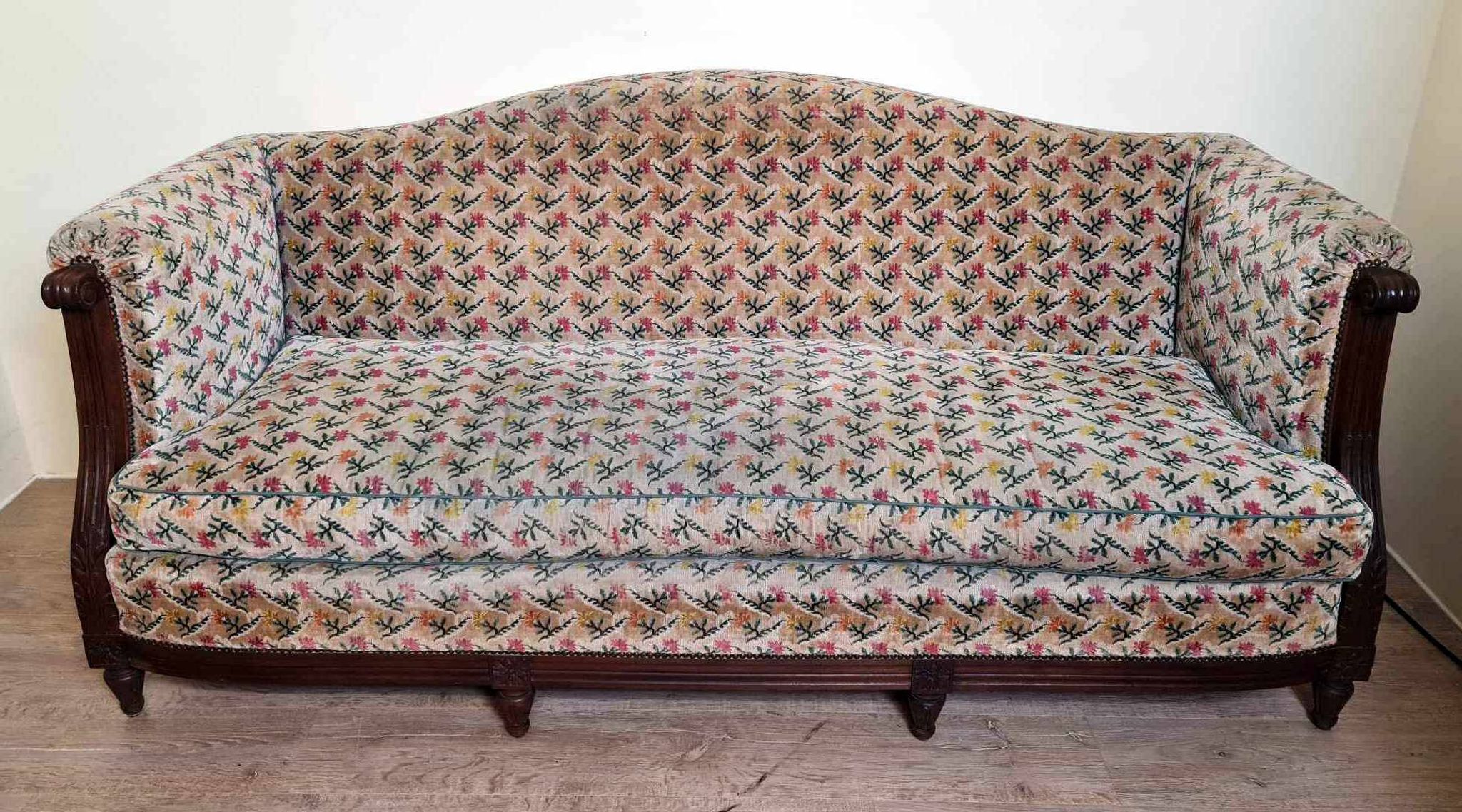 Louis XVI style bench circa 1900, geneva velvet tapestry with floral decorations