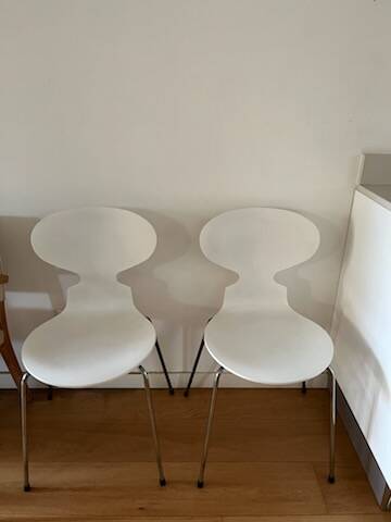 Pair of authentic FRITZ HANSEN/ARNE JACOBSEN Ant chairs