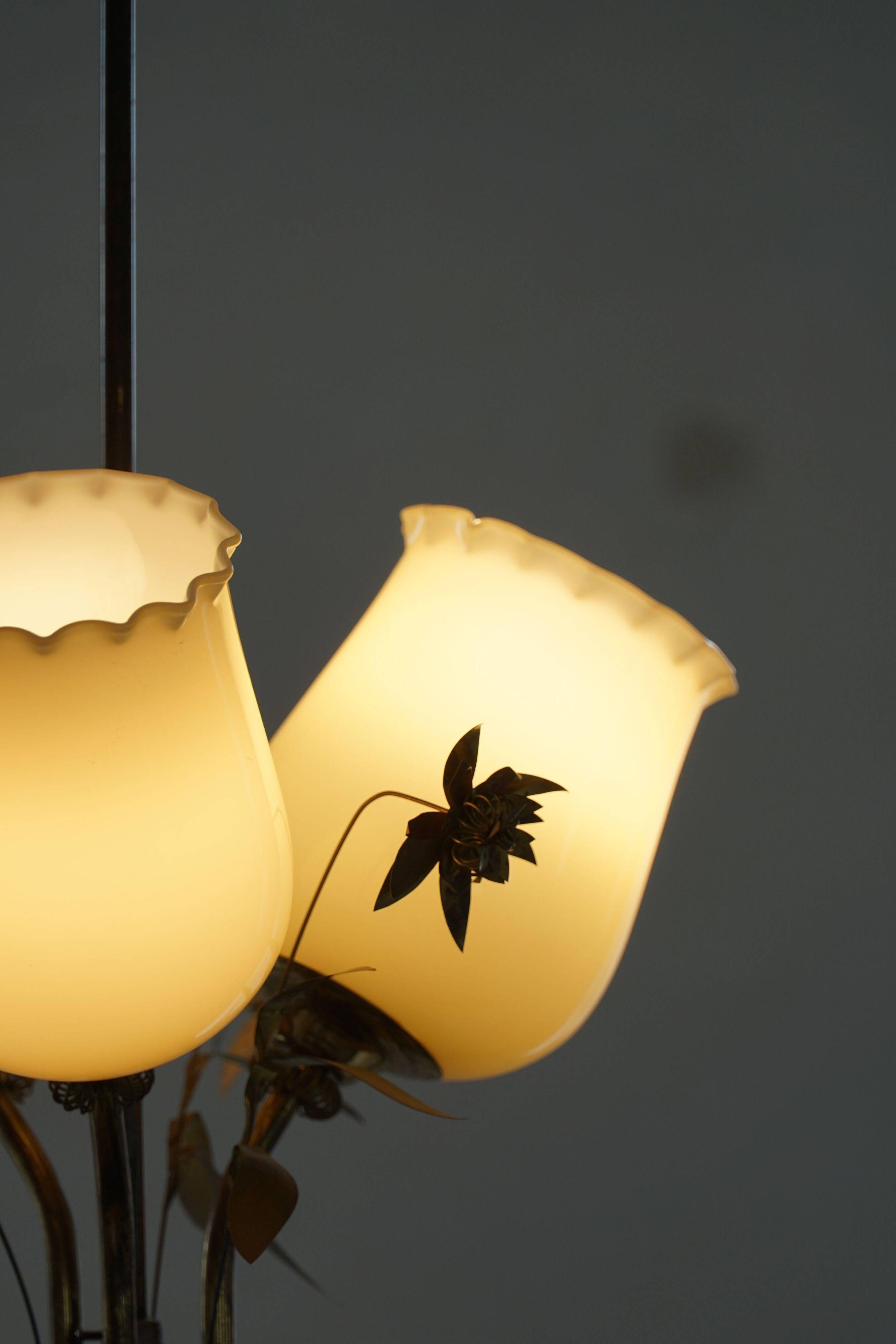 Mid-century glass and brass chandelier, model 501-3 by Stockmann, Finland, 1940s.