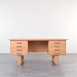 Mid-Century Oak Freestanding Desk by Torben Valeur & Henning Jensen for Dyr