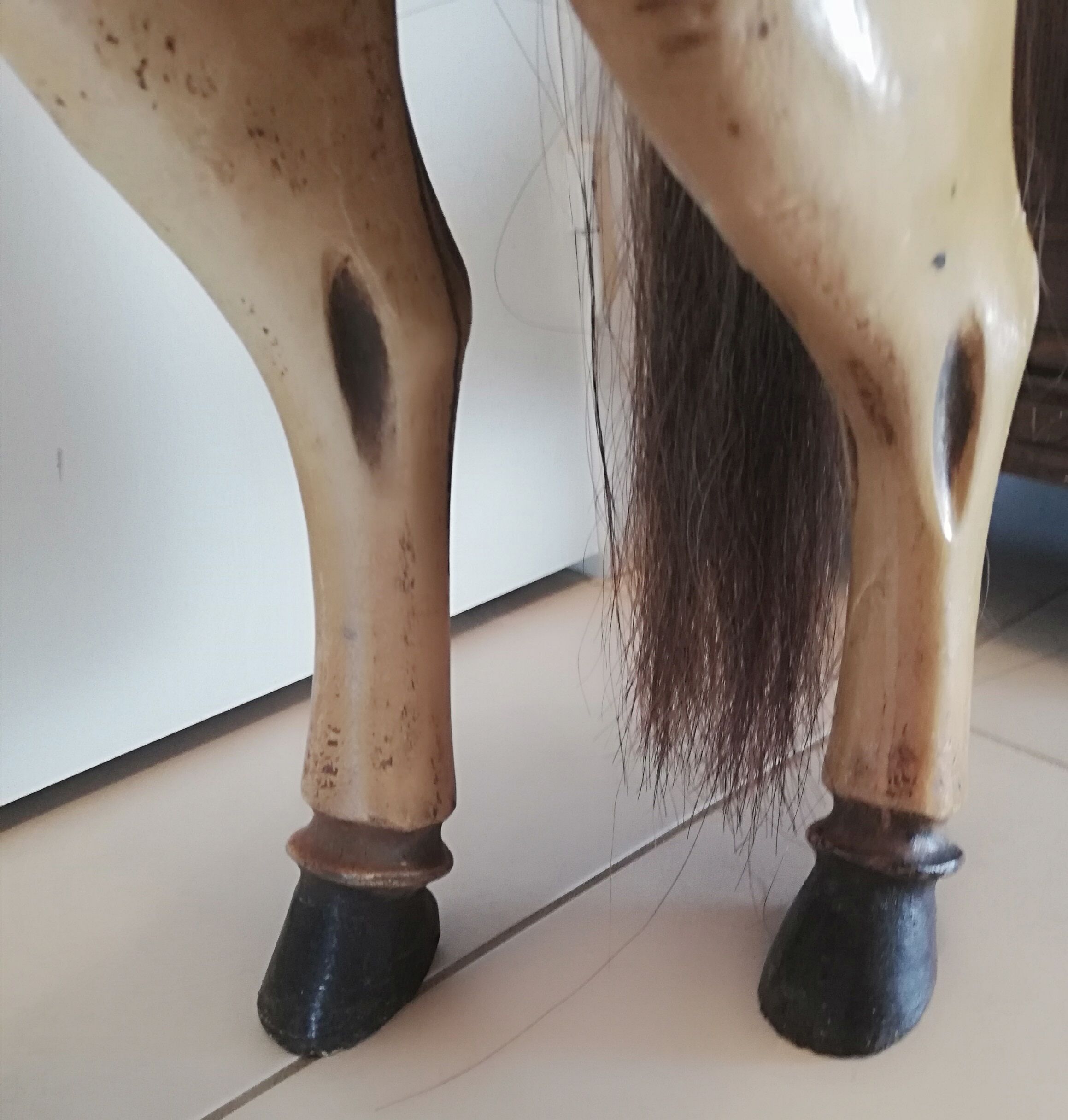 Cheval cabré de manège ou de carrousel forain en bois