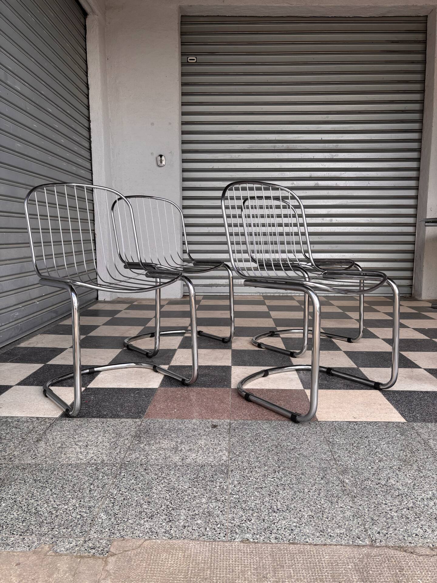 Chaises italiennes seventies