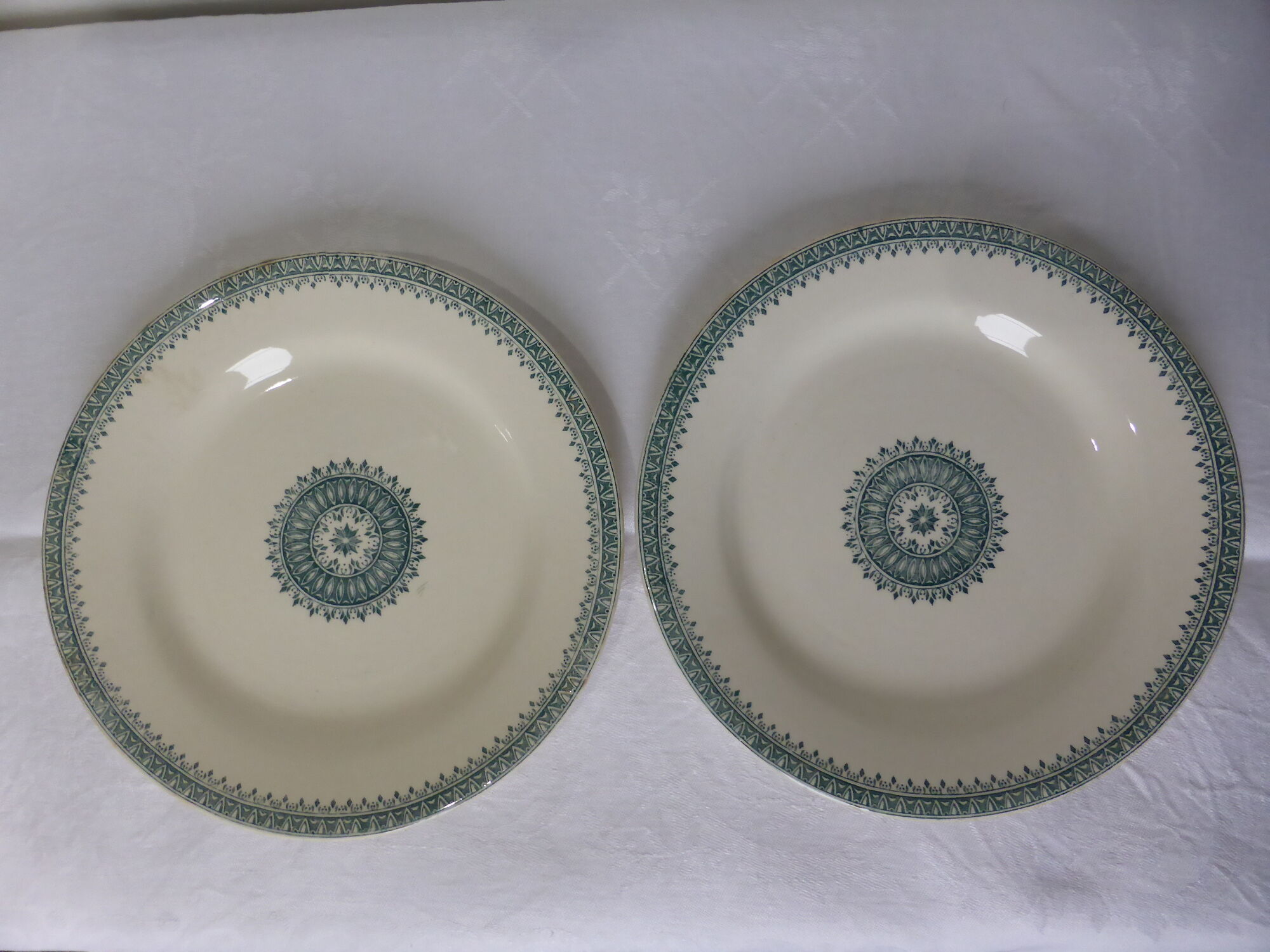 2 assiettes plates Creil Montereau modèle service anglais 211206