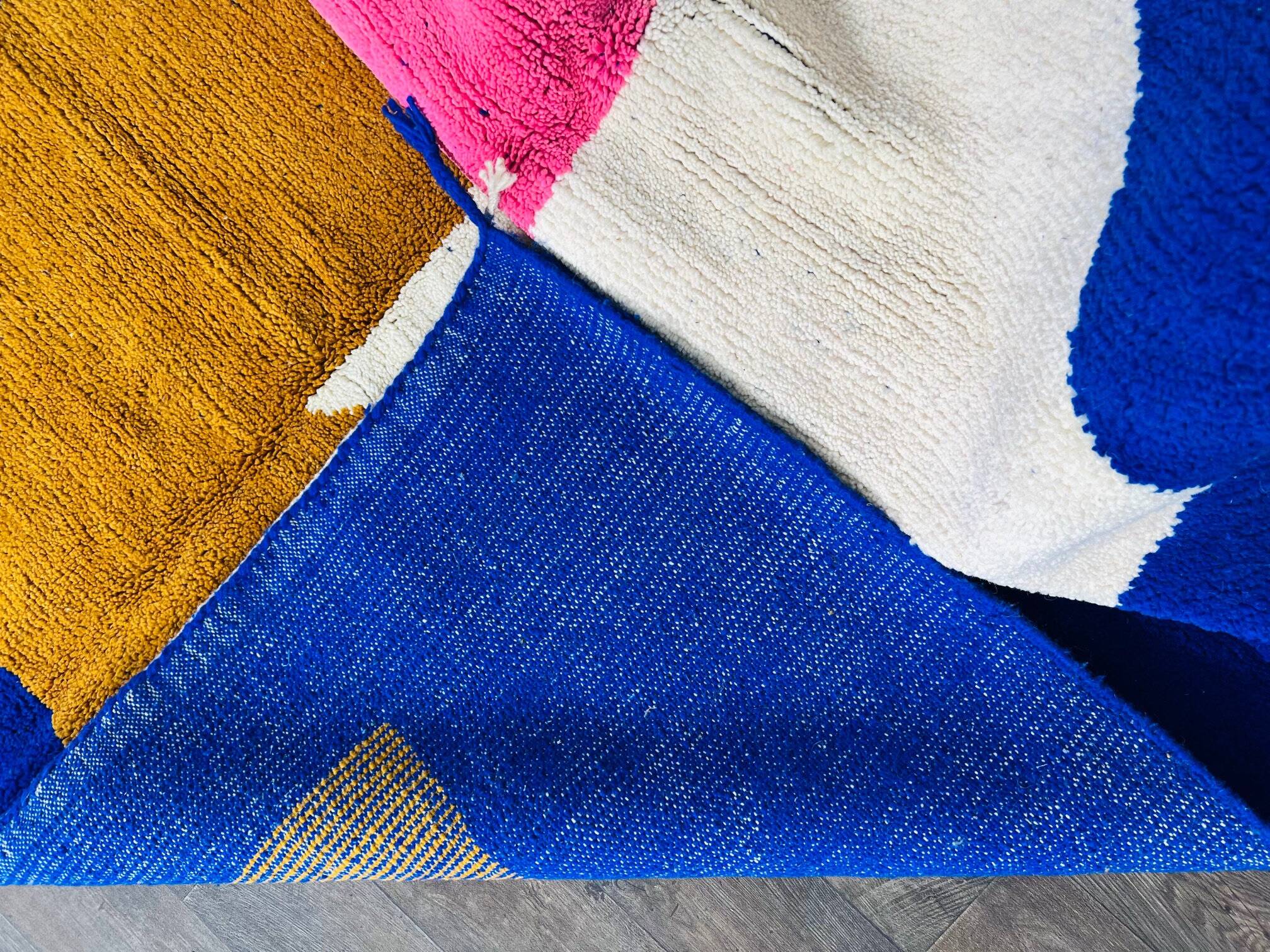 Moroccan rug in handmade wool 2.5 x 1.5 m