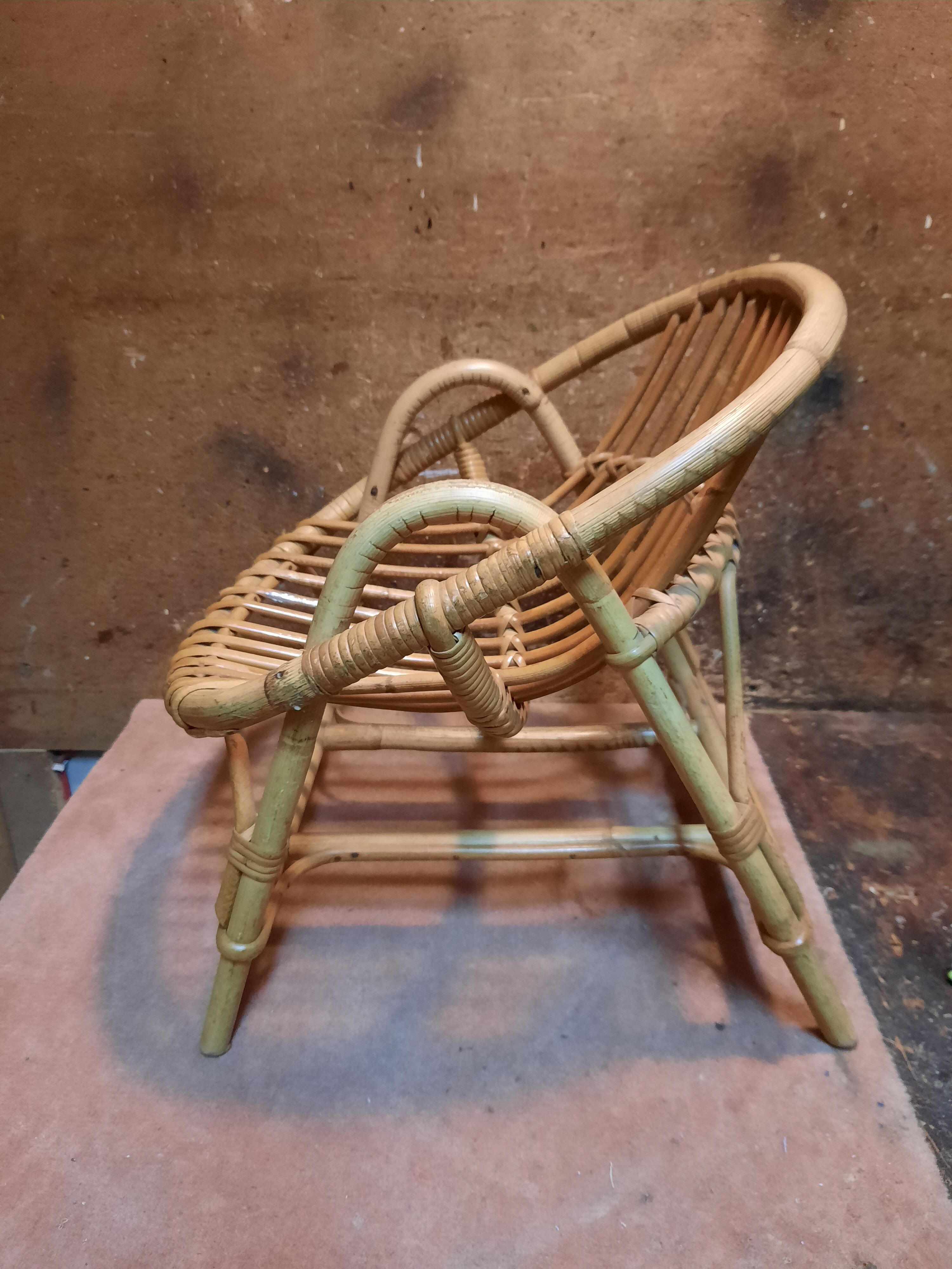 Child chair in rattan