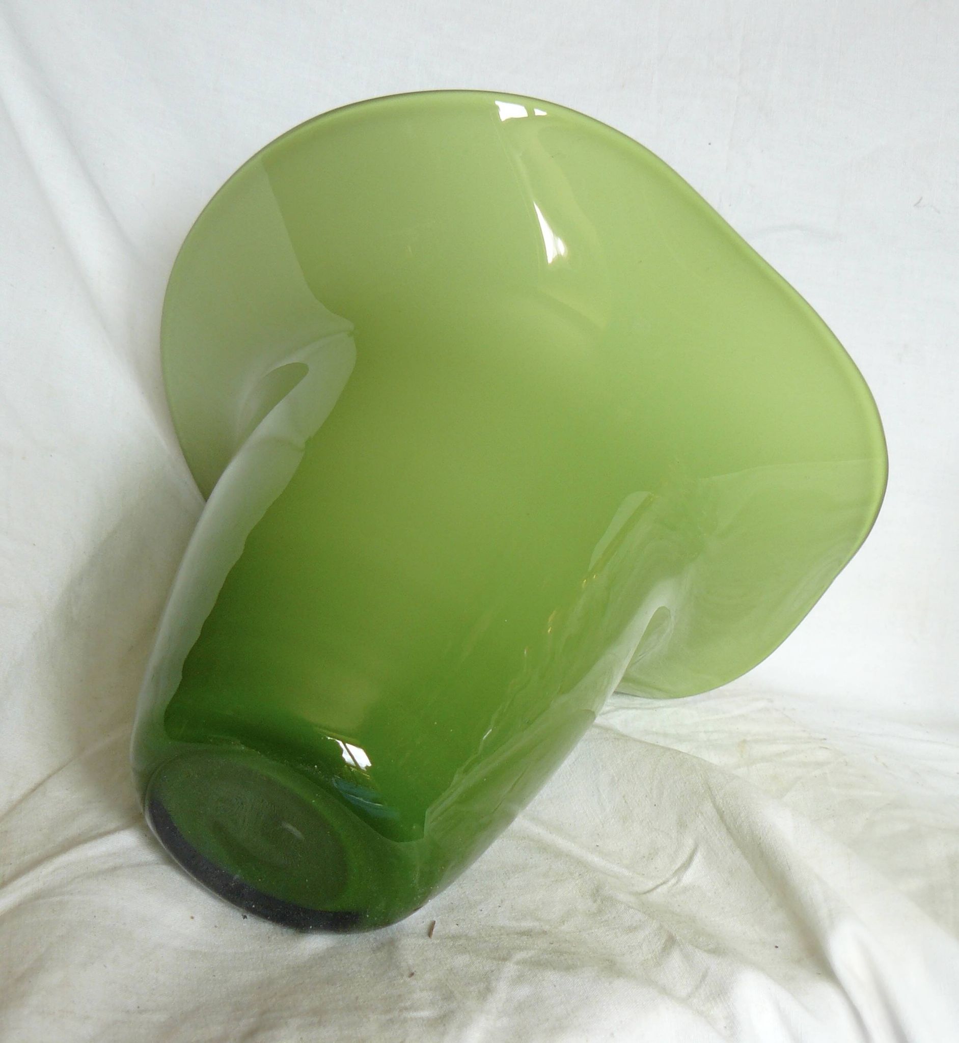 Villeroy & Boch designer vase glass lined white and green vintage 1970-80