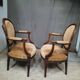 Paire de fauteuil médaillon Louis XVI