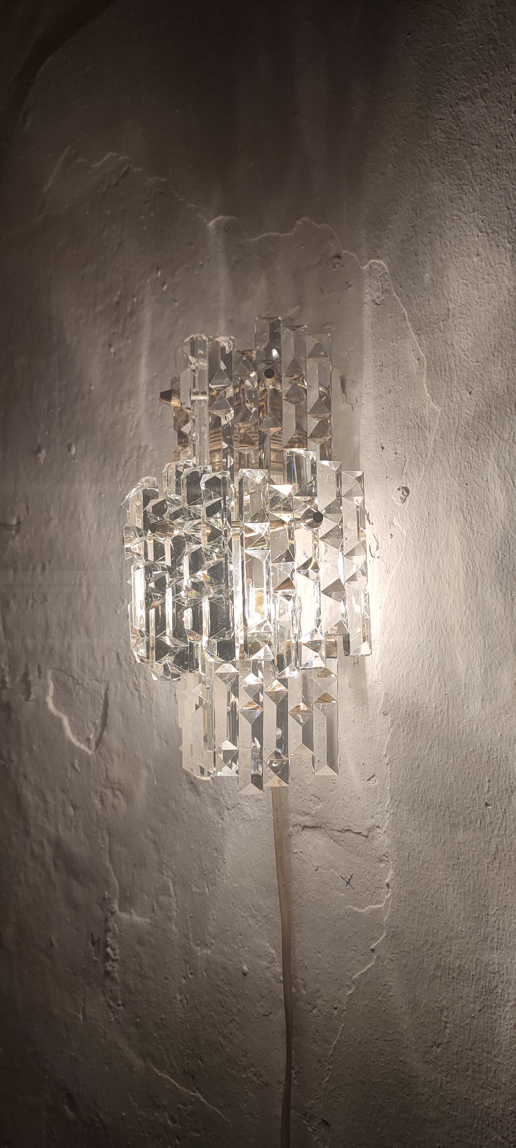 Apply "kinkeldey" crystals. Germany 1970s.