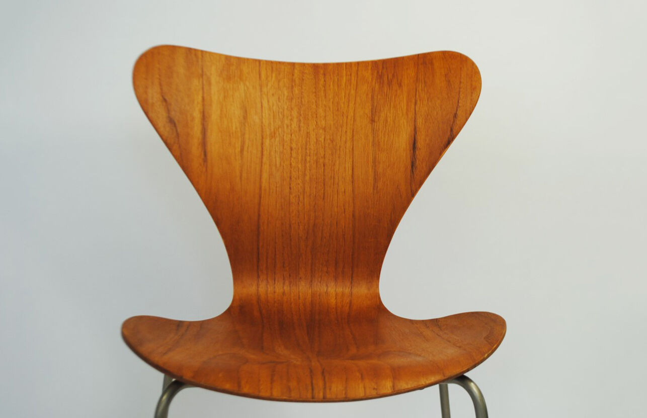 Chaise  conçue par Arne Jacobsen pour Fritz Hansen