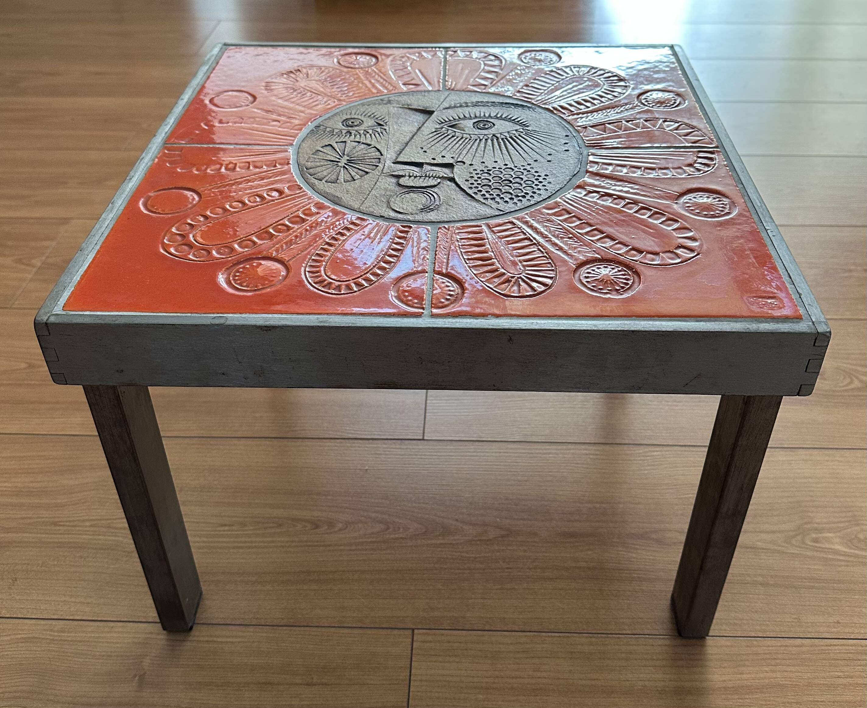 Coffee table end of sofa Roger Capron and Jean Derval ceramic 70s sun model