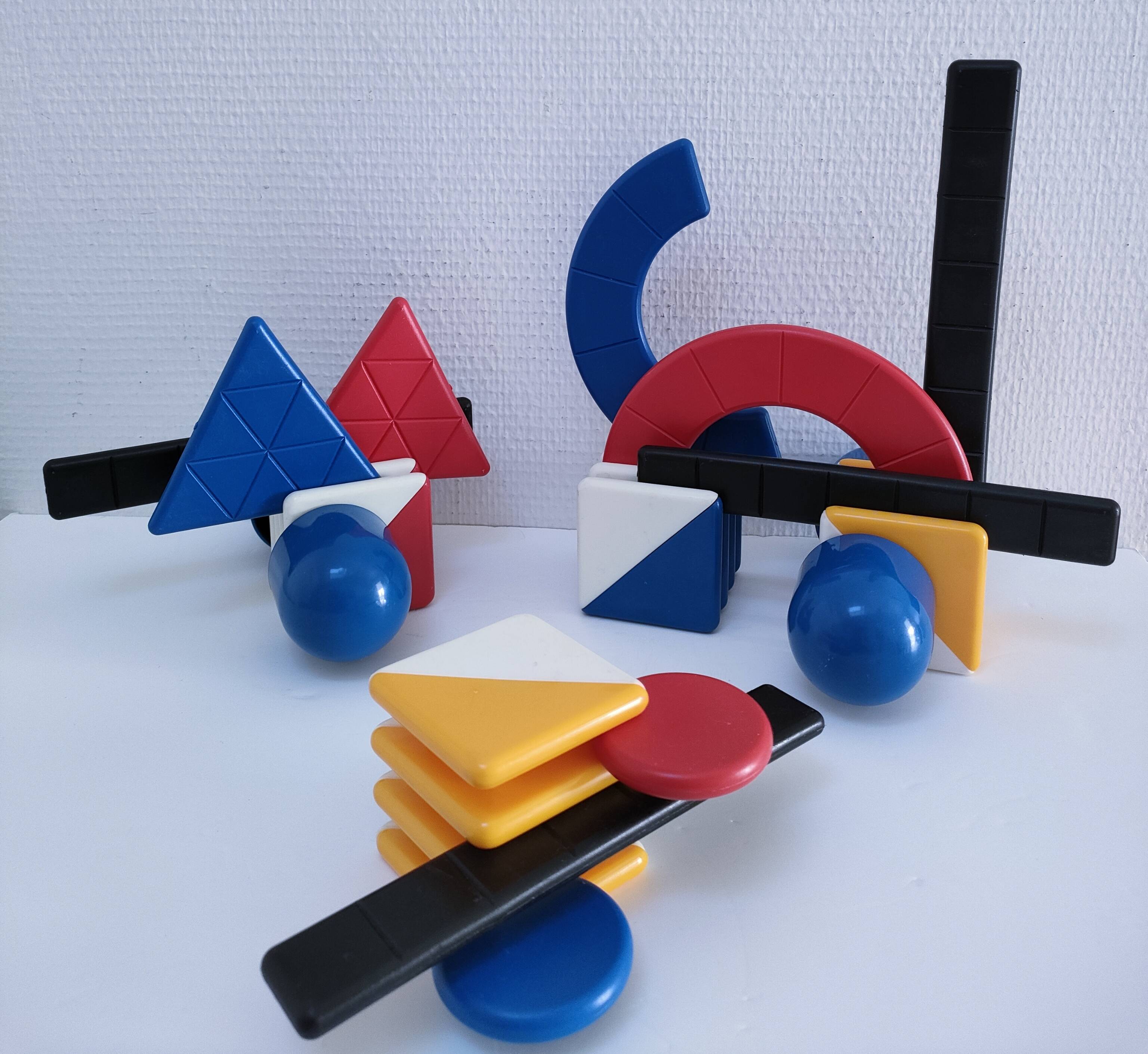 90s design construction game