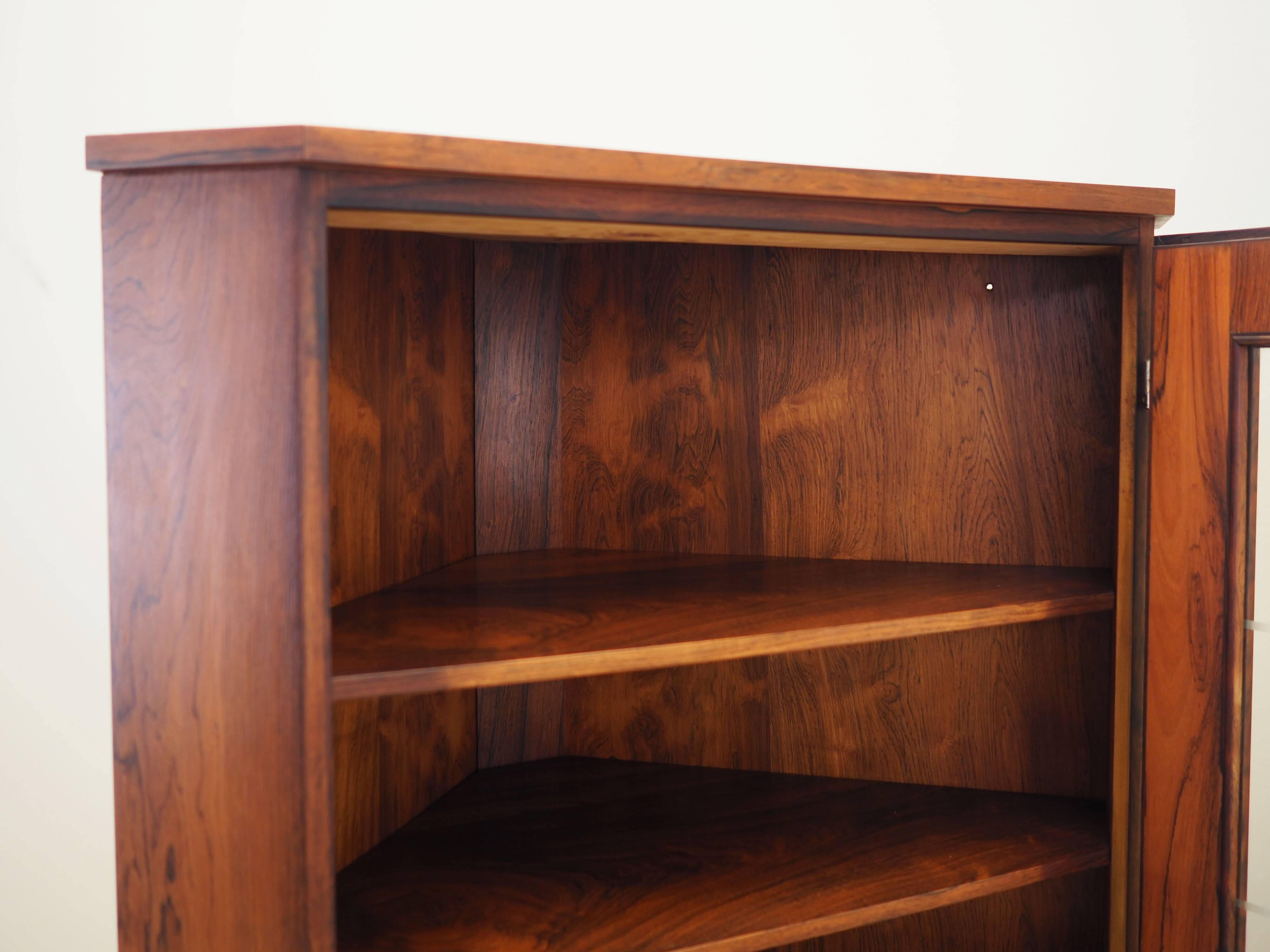 Rosewood showcase, Danish design, 1970s, production: Denmark
