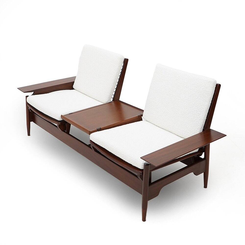 Wooden canapé and white boucle by Mario Franchioni for Framar, 1960s.