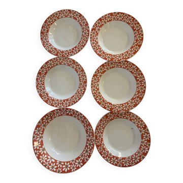 Deep plates and flower dish