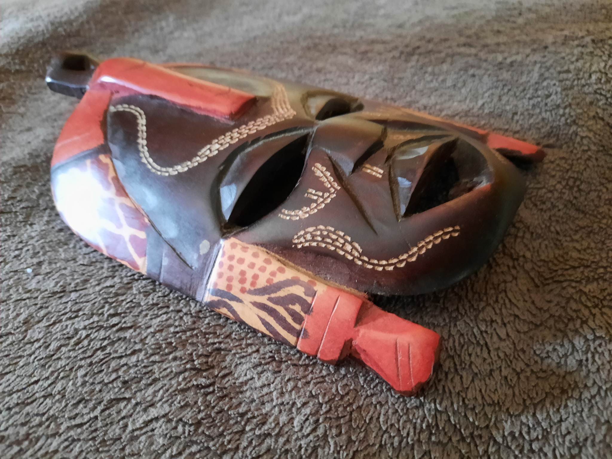 Handmade mask in Kenya in Mahogany wood