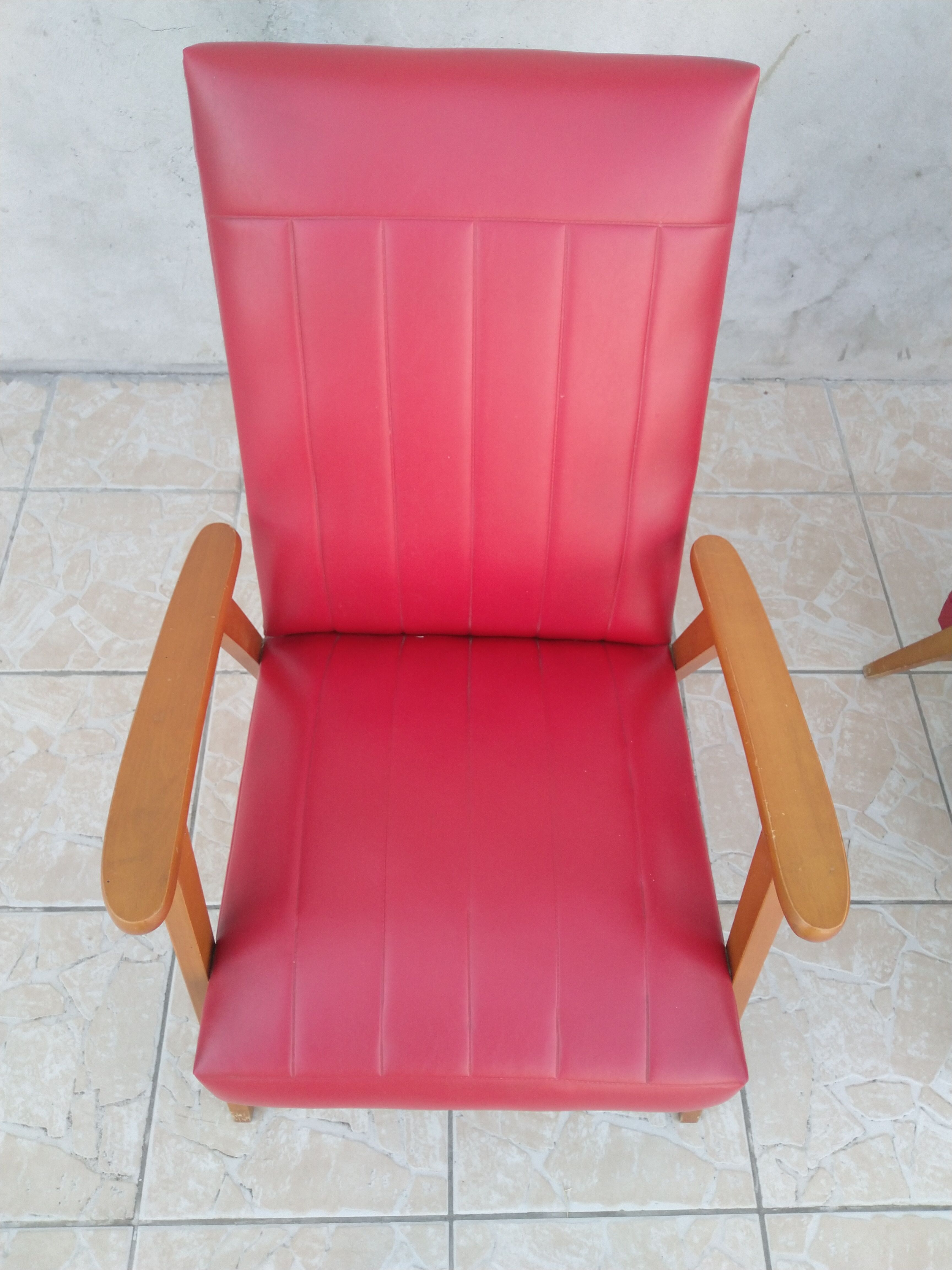 Paire de fauteuils vintage en skaï