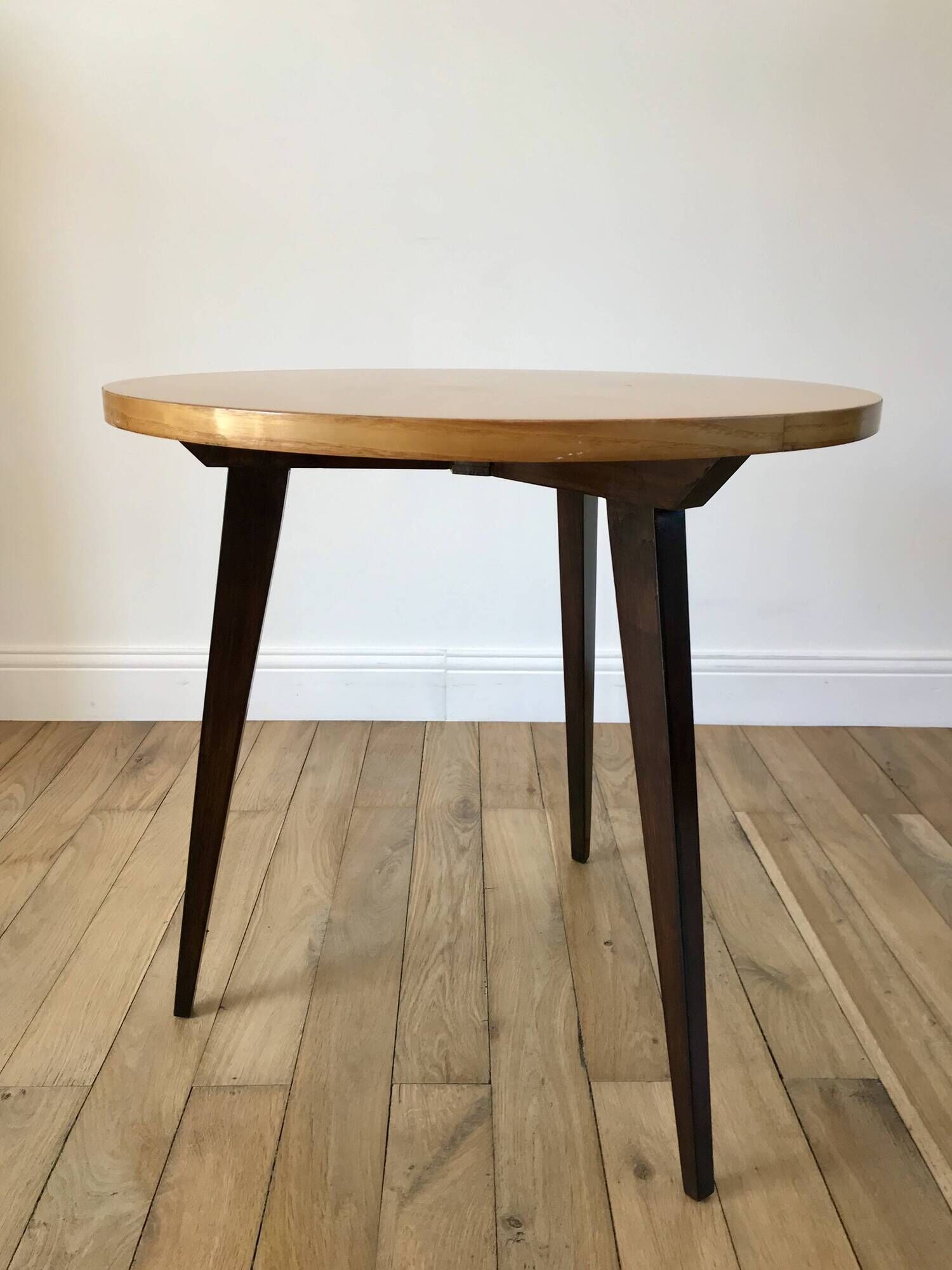 Tripod coffee table in wood and two-tone marquetry Scandinavian design 50s-60s