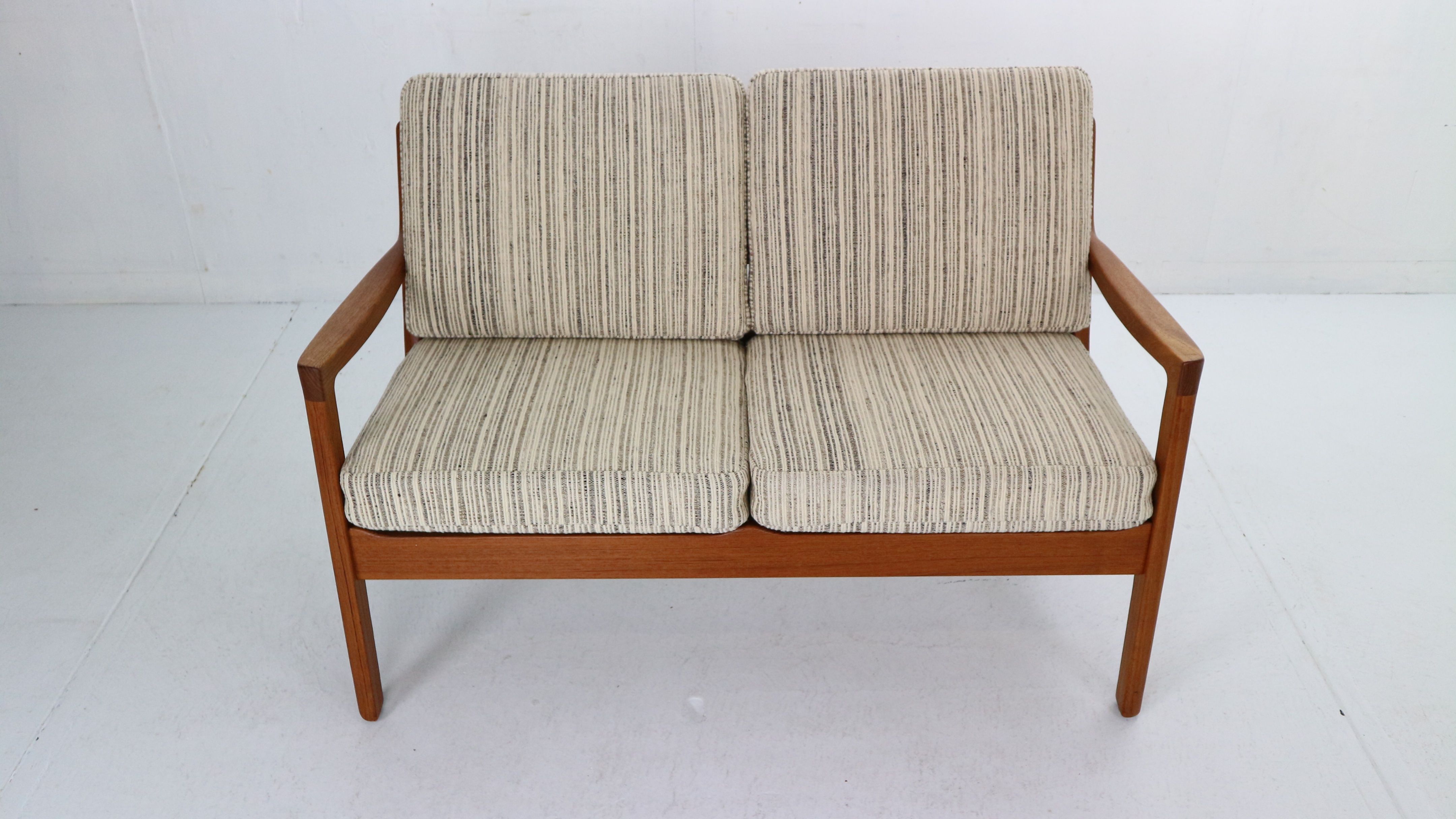 Ole Wanscher Senator 166 Teak 2-Seater Sofa for France & Søn, 1960 Denmark