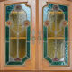 Buffet Art Nouveau en acajou sculpté et vitraux, vers 1900