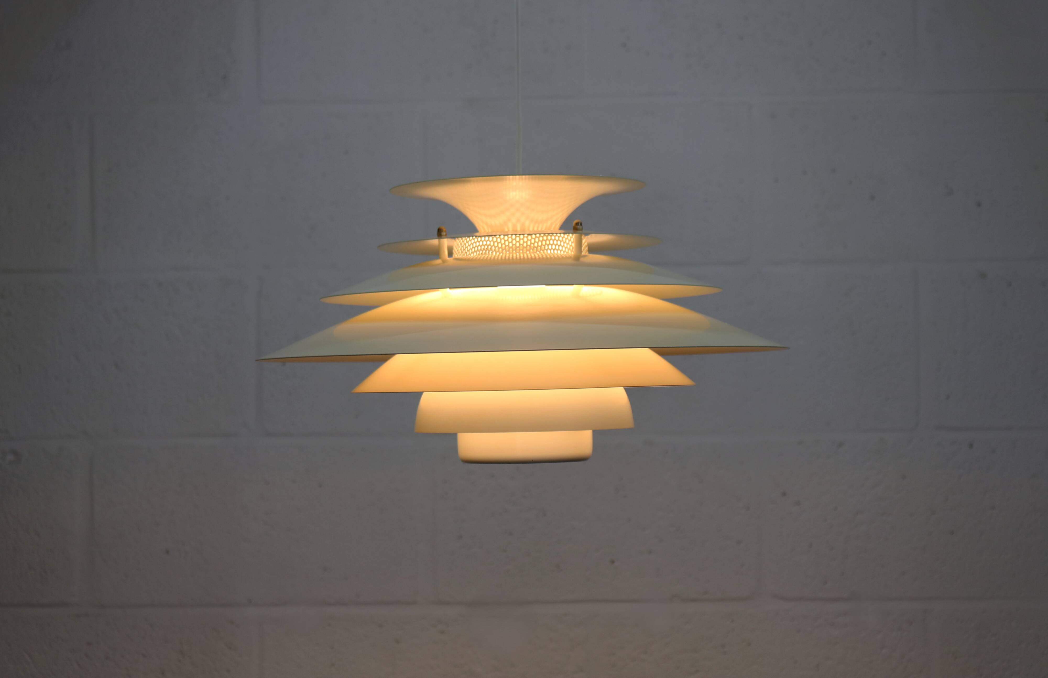 Suspension Jeka danoise blanche/beige - Éclairage moderne du milieu du siècle