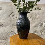 Black accolay vase