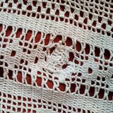 Dessus de lit en coton blanc , Ancien jeté de lit en crochet  motifs fleurs
