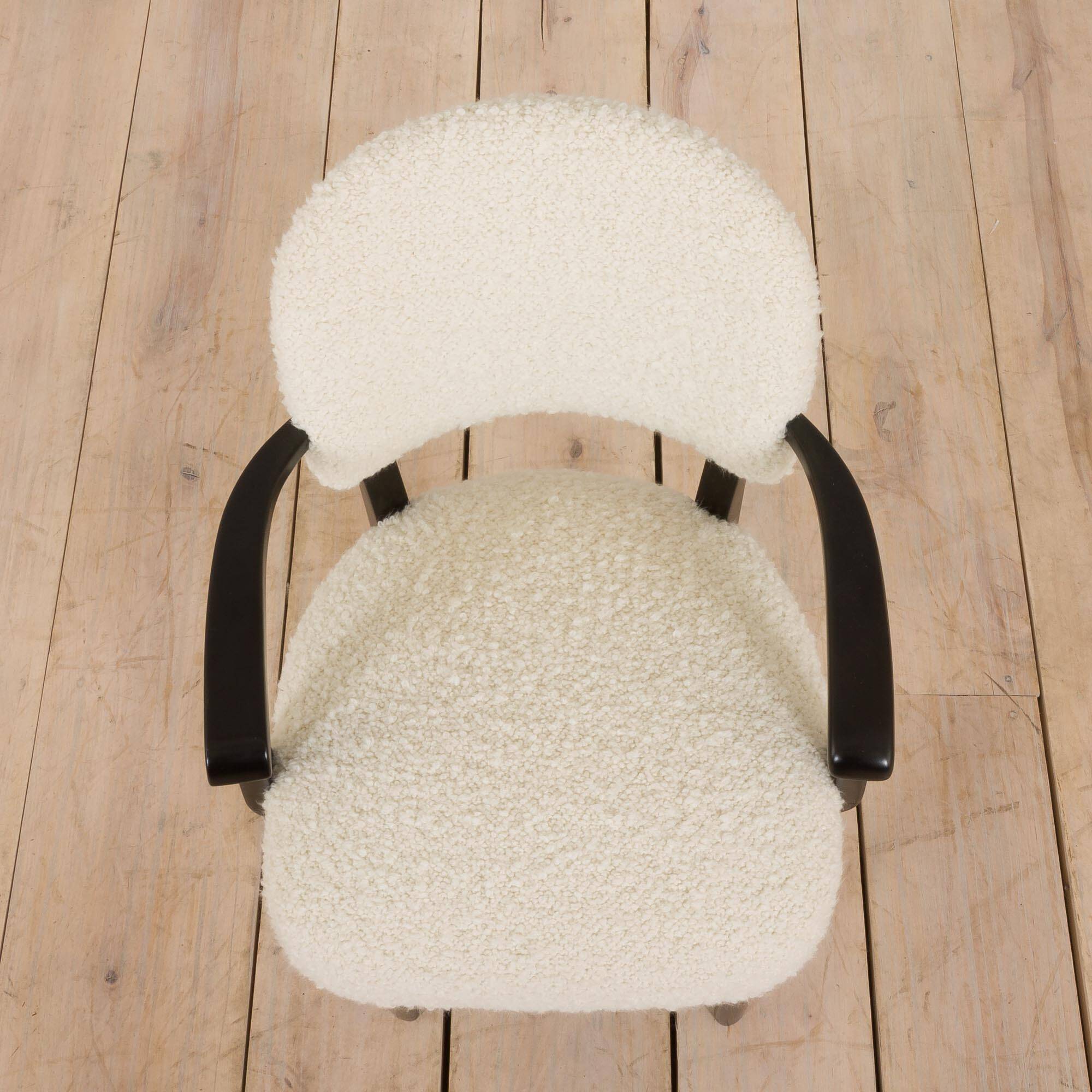 Set of eight dining Paris hotel chairs by Thonet, France 1950s