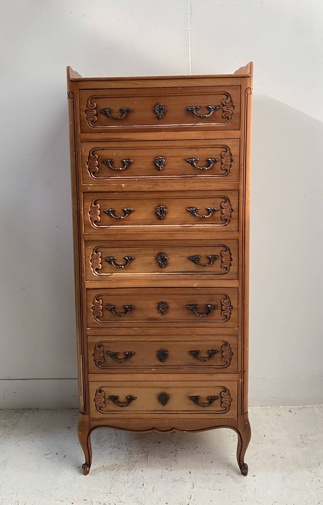 Regency-style chest of drawers in solid cherry wood, 20th century.