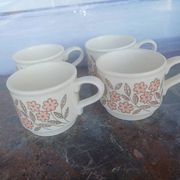 4 vintage Biltons mugs