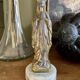 Vierge Marie couronnée en métal et laiton