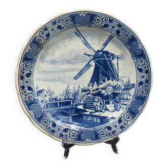 Blue mill pattern dish