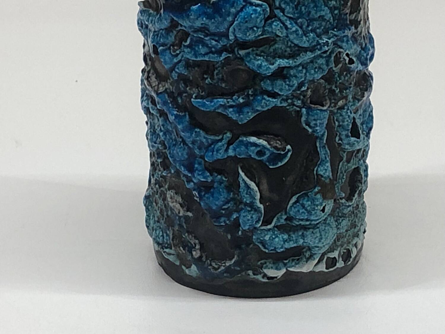 Vallauris seafoam cuff vase