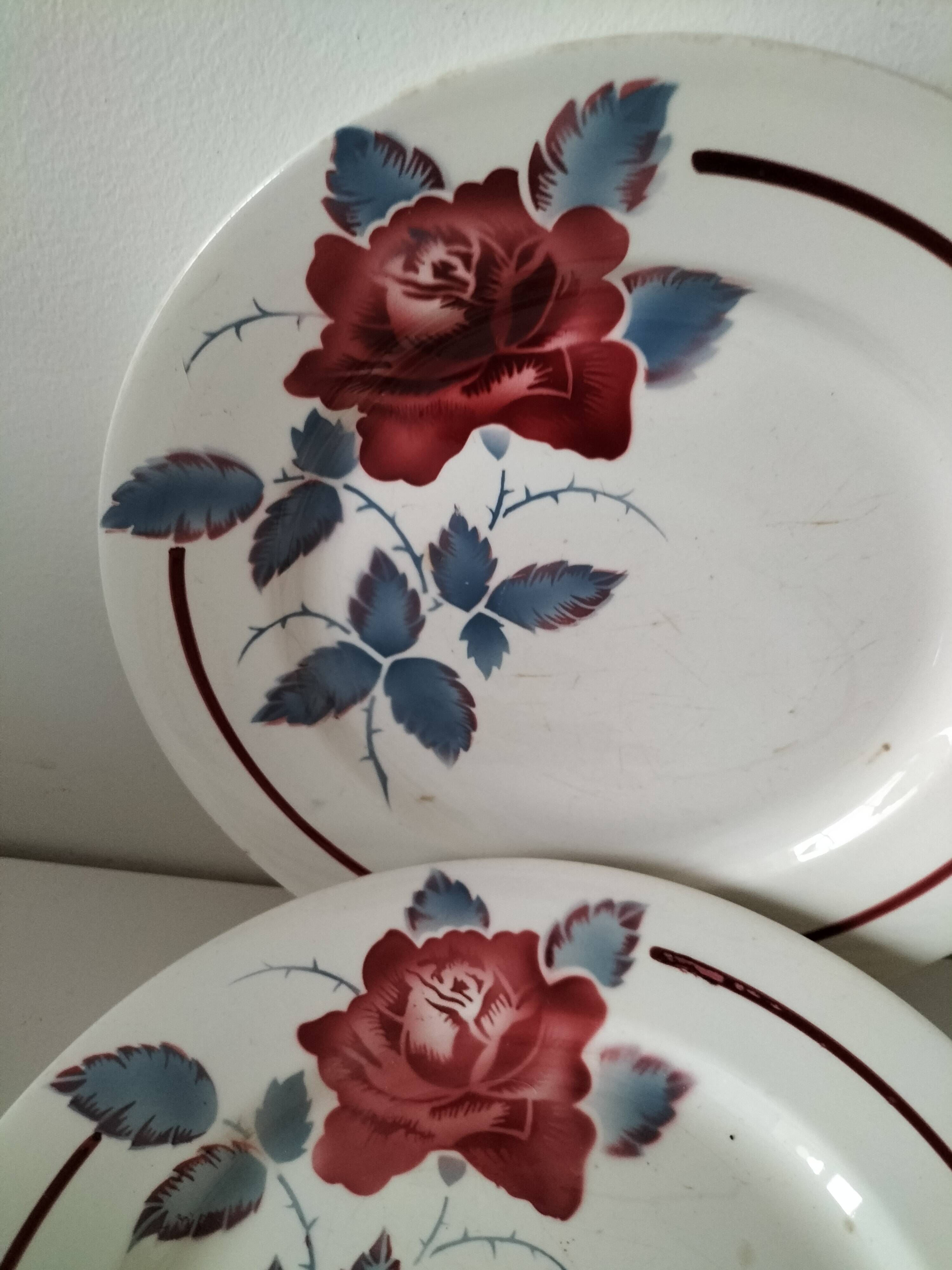 6 Digoin Sarreguemines Sobral plates in raspberry and grey-blue.