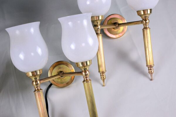 Paire d'appliques neo-classique avec opaline tulipe originale, maison jansen france mid-century