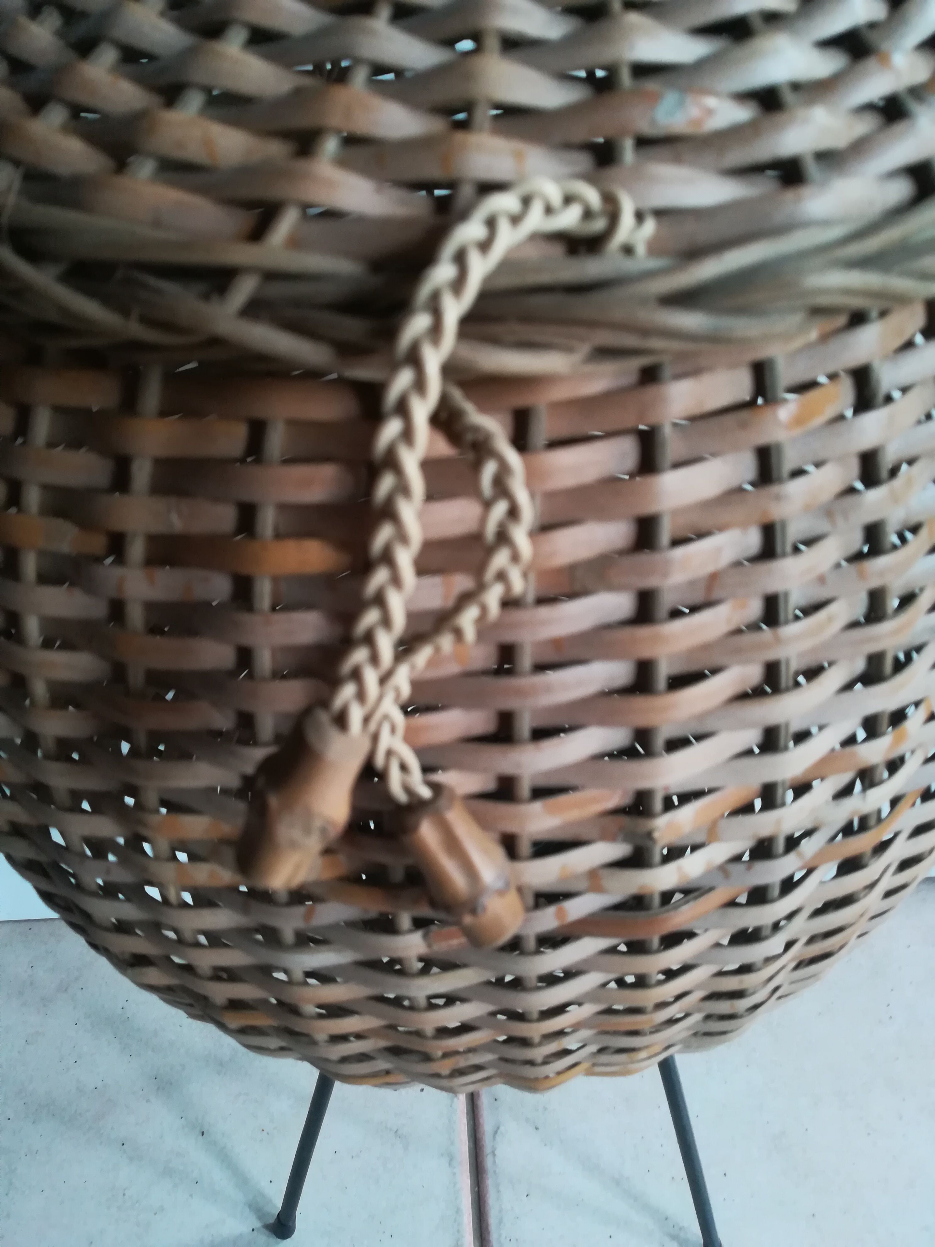 Vintage 60s work basket