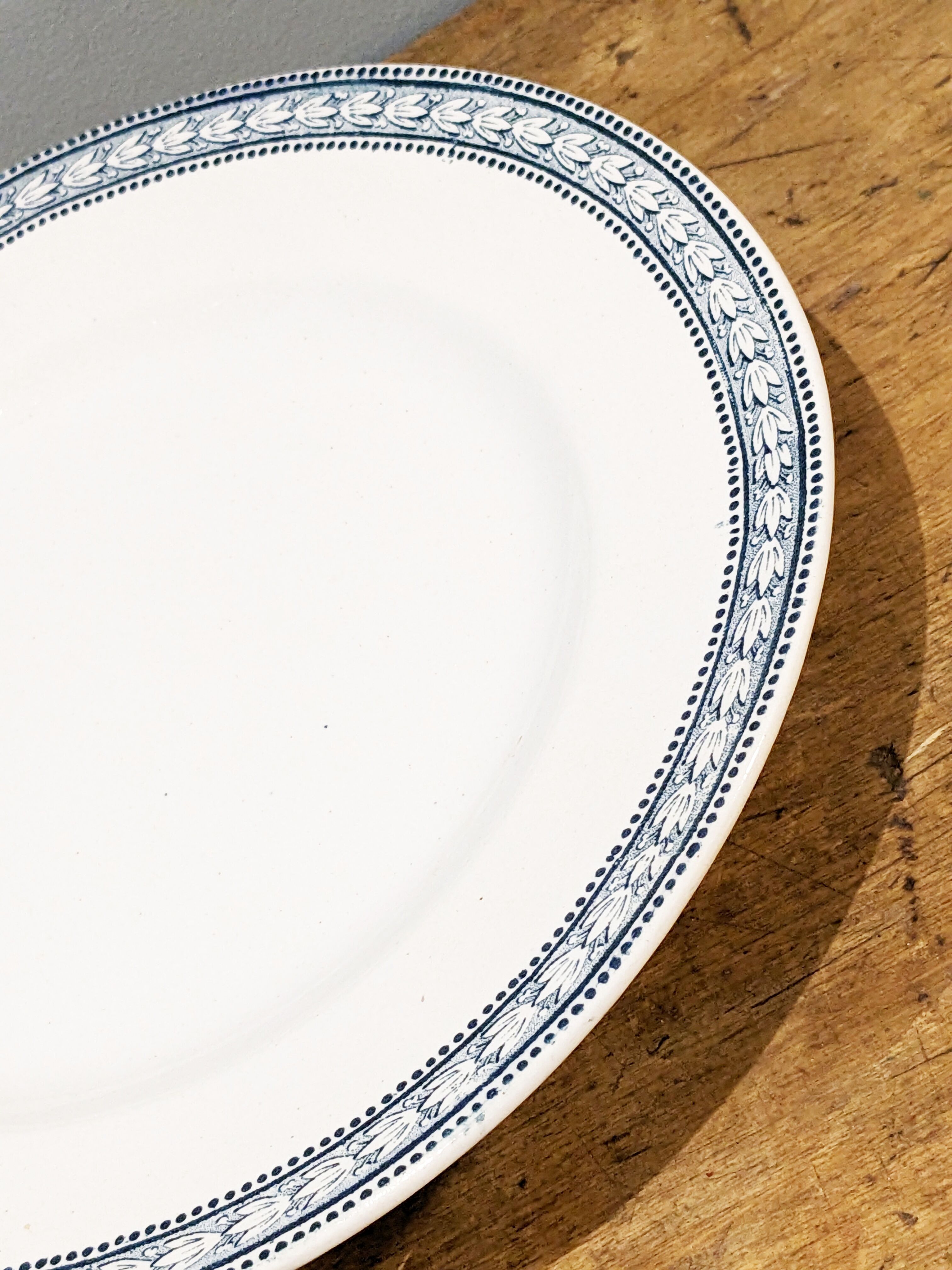 Dessert plate, St Amand & Hamage shower foot
