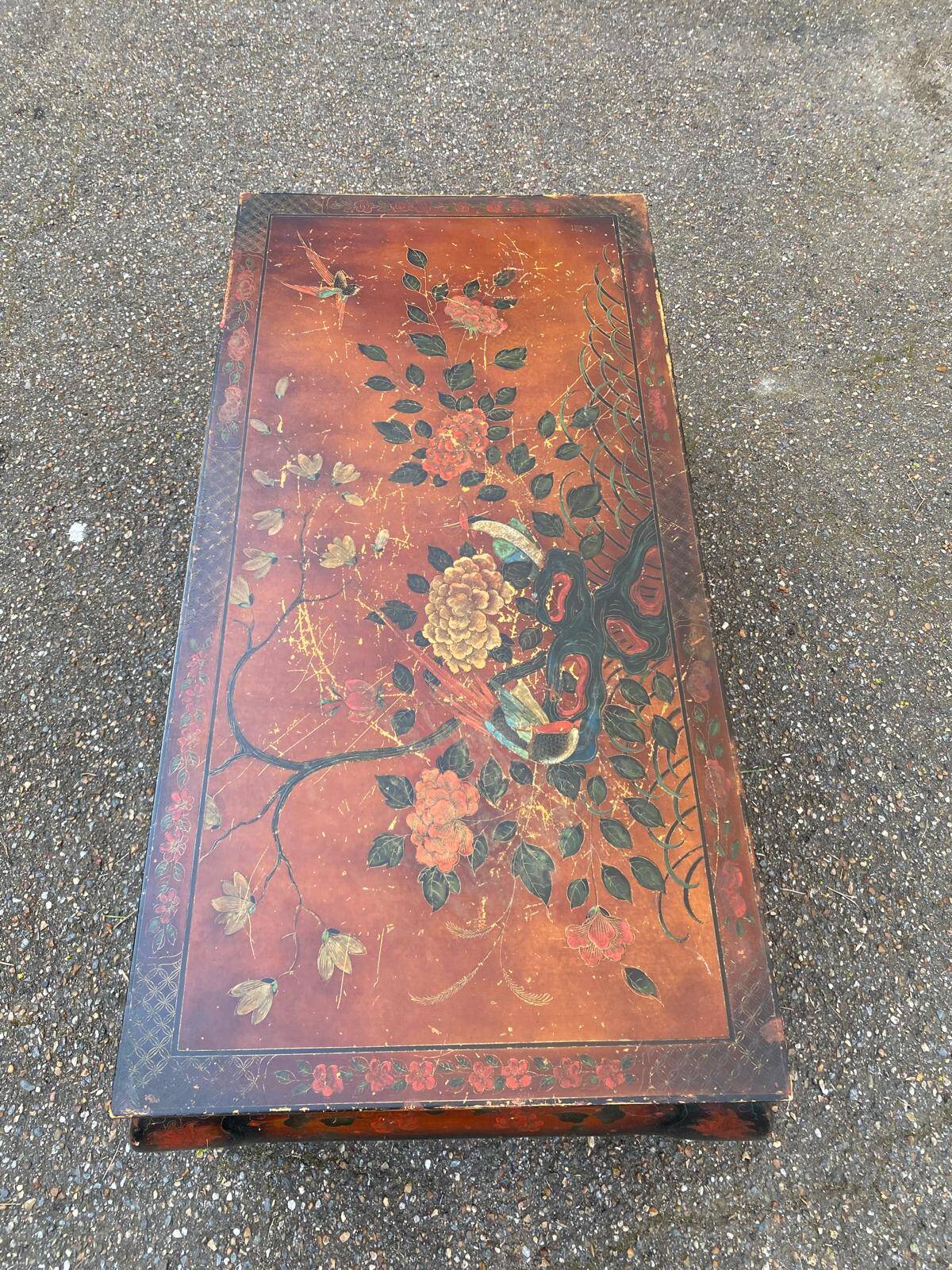 Table basse asiatique motifs fleurs