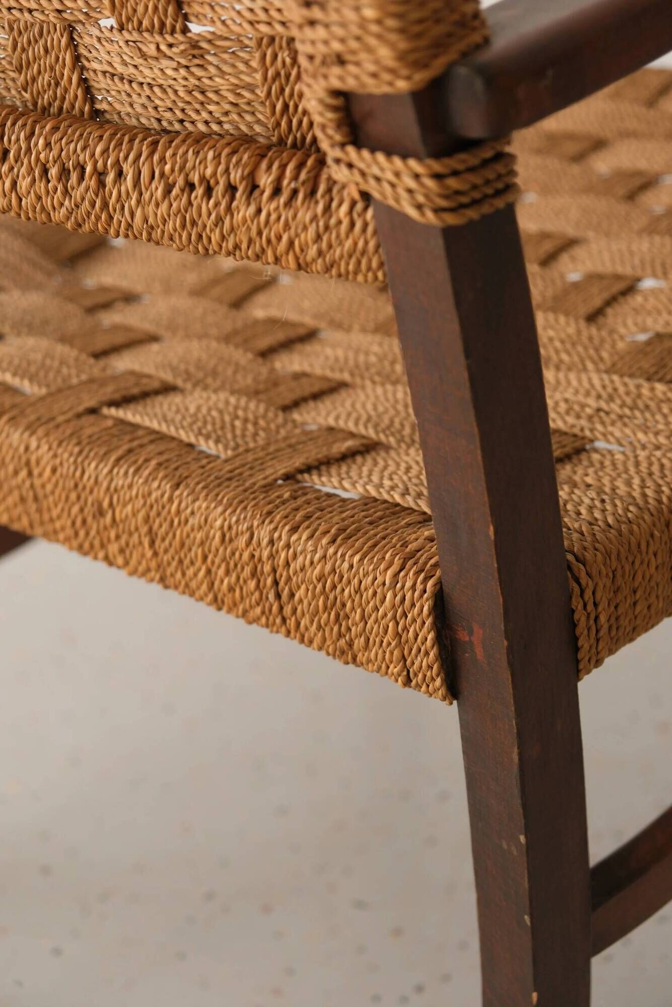 2 lounge chairs with cord