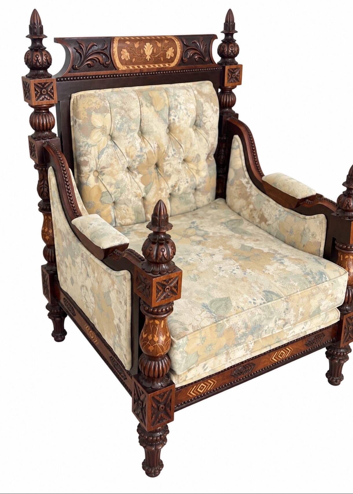Single-seater armchair in hand-carved wood - Chiniot, Pakistan