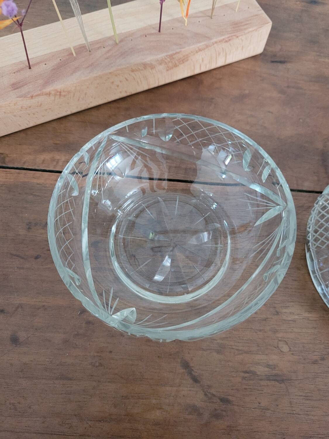 Chiseled crystal candy box