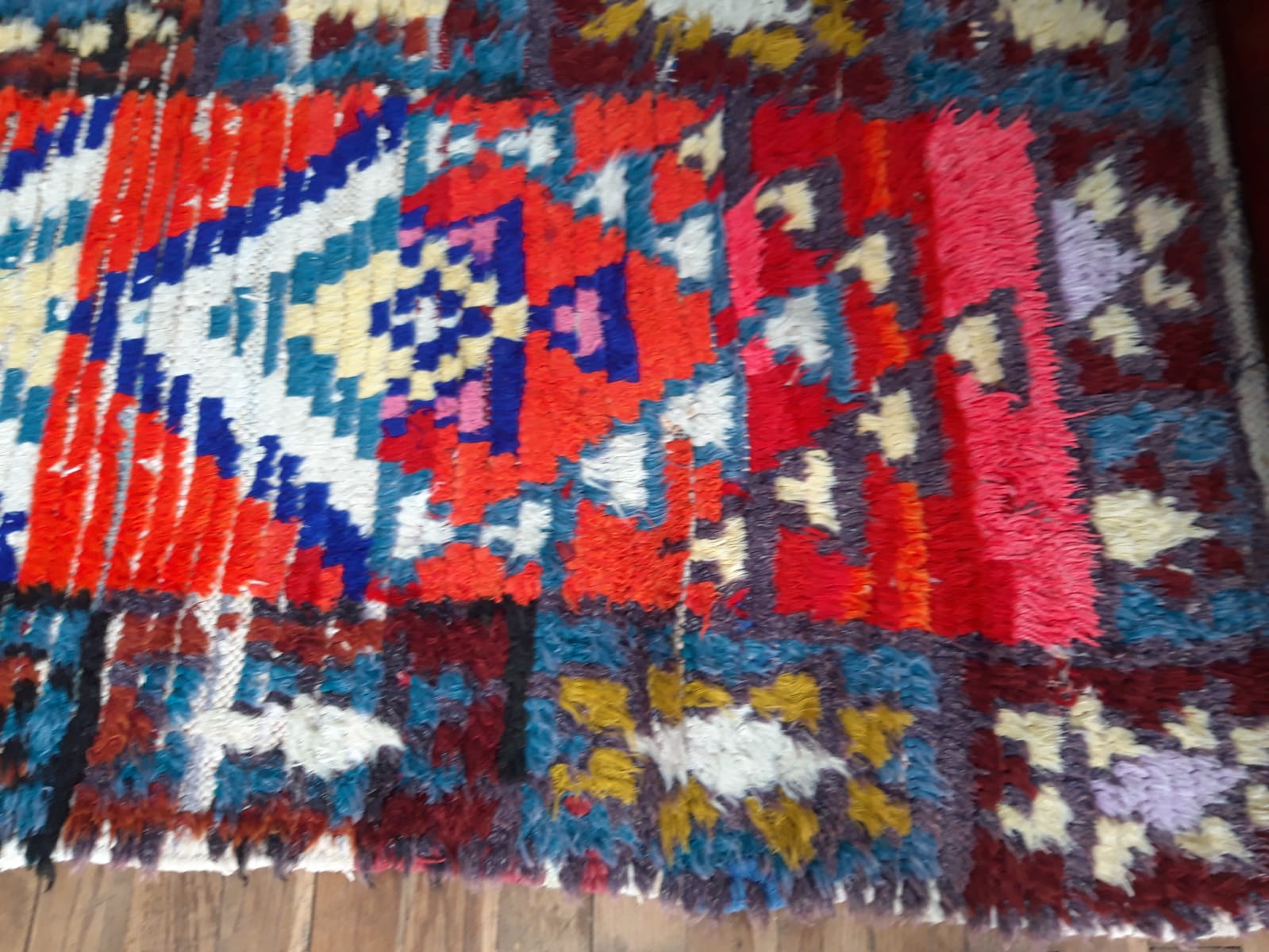 Ancient Berber carpet 190x230cm