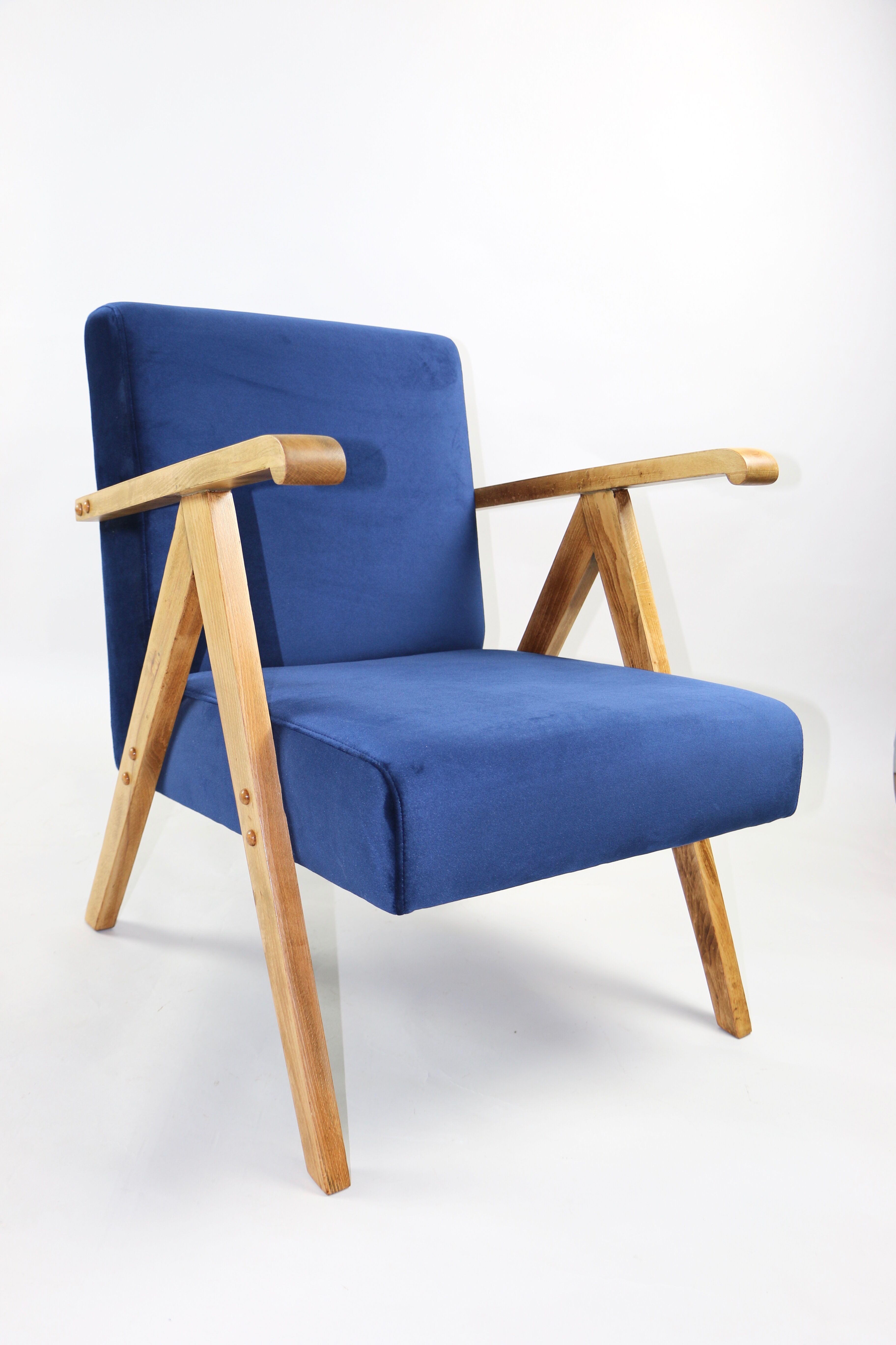 Fauteuils en velours bleu 1970