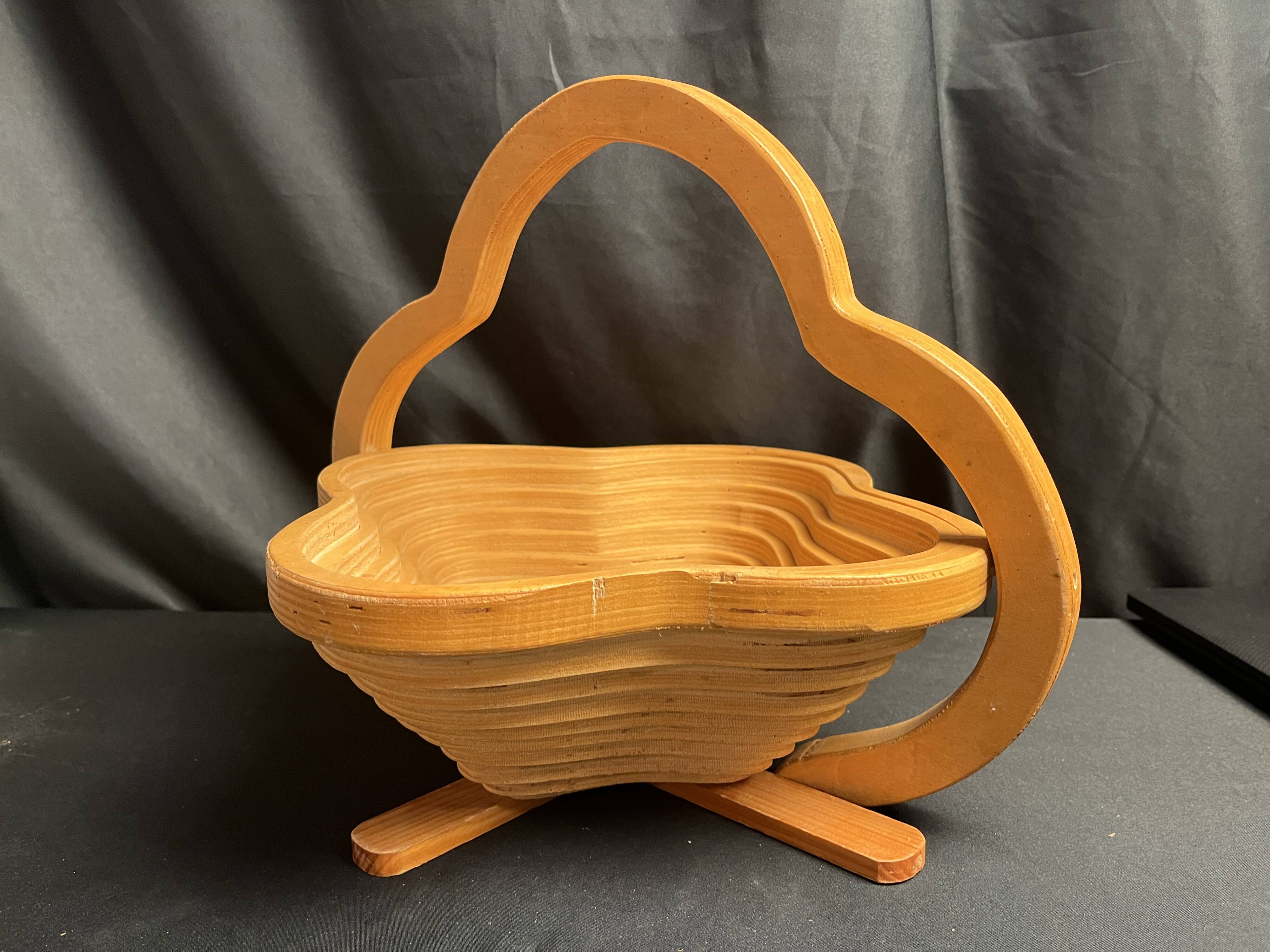 Vintage 20th century foldable wooden fruit bowl or basket