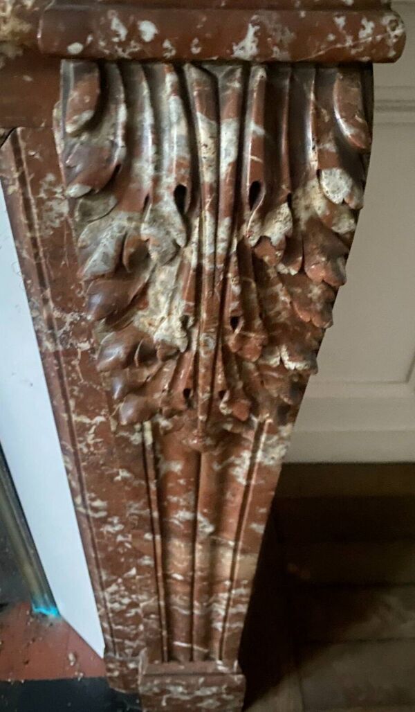 Cheminée De Style Louis XVI En Marbre rouge moucheté XX Siècle