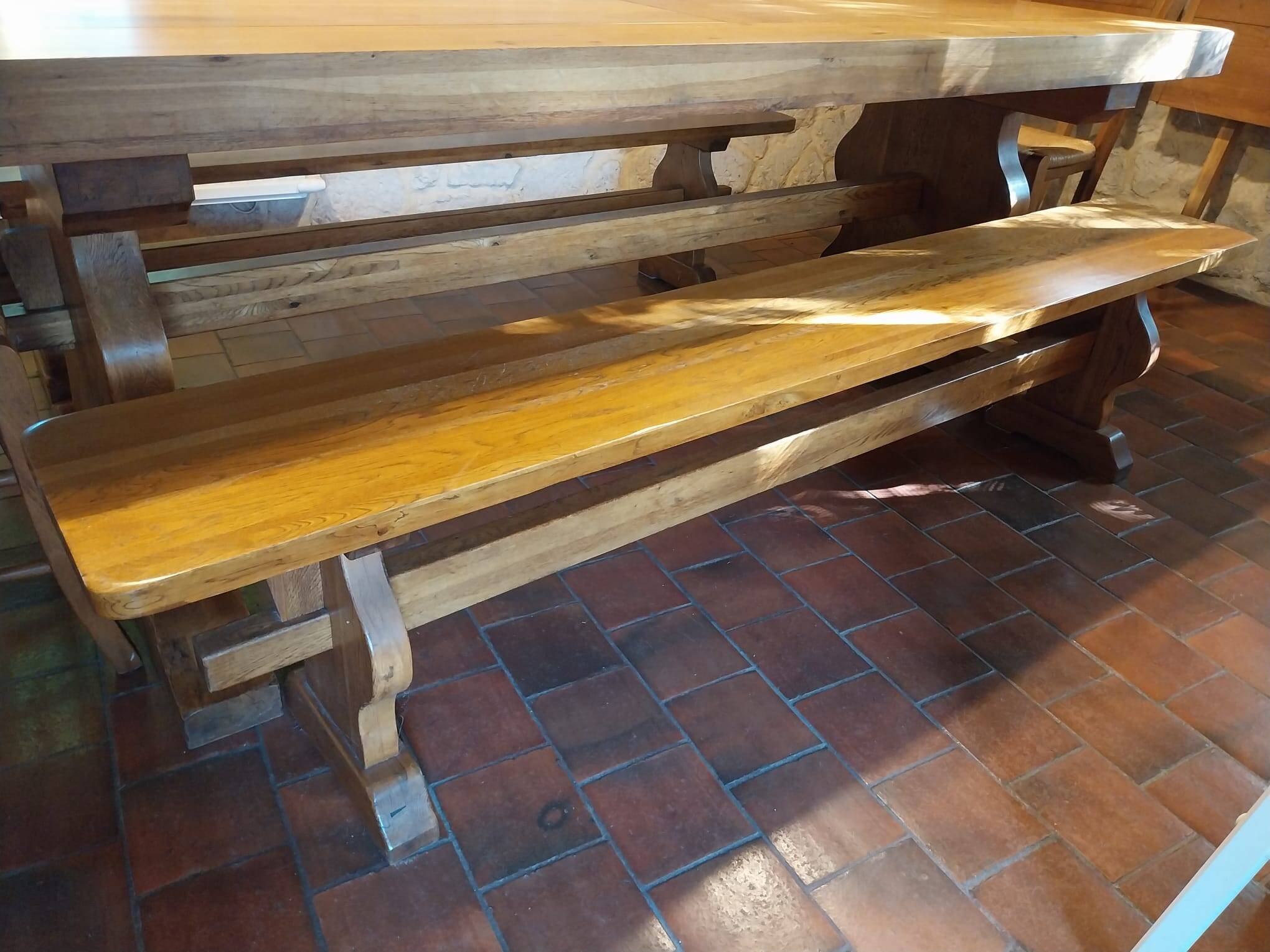 Set of solid oak abbey tables + 2 benches + 2 extension leaves