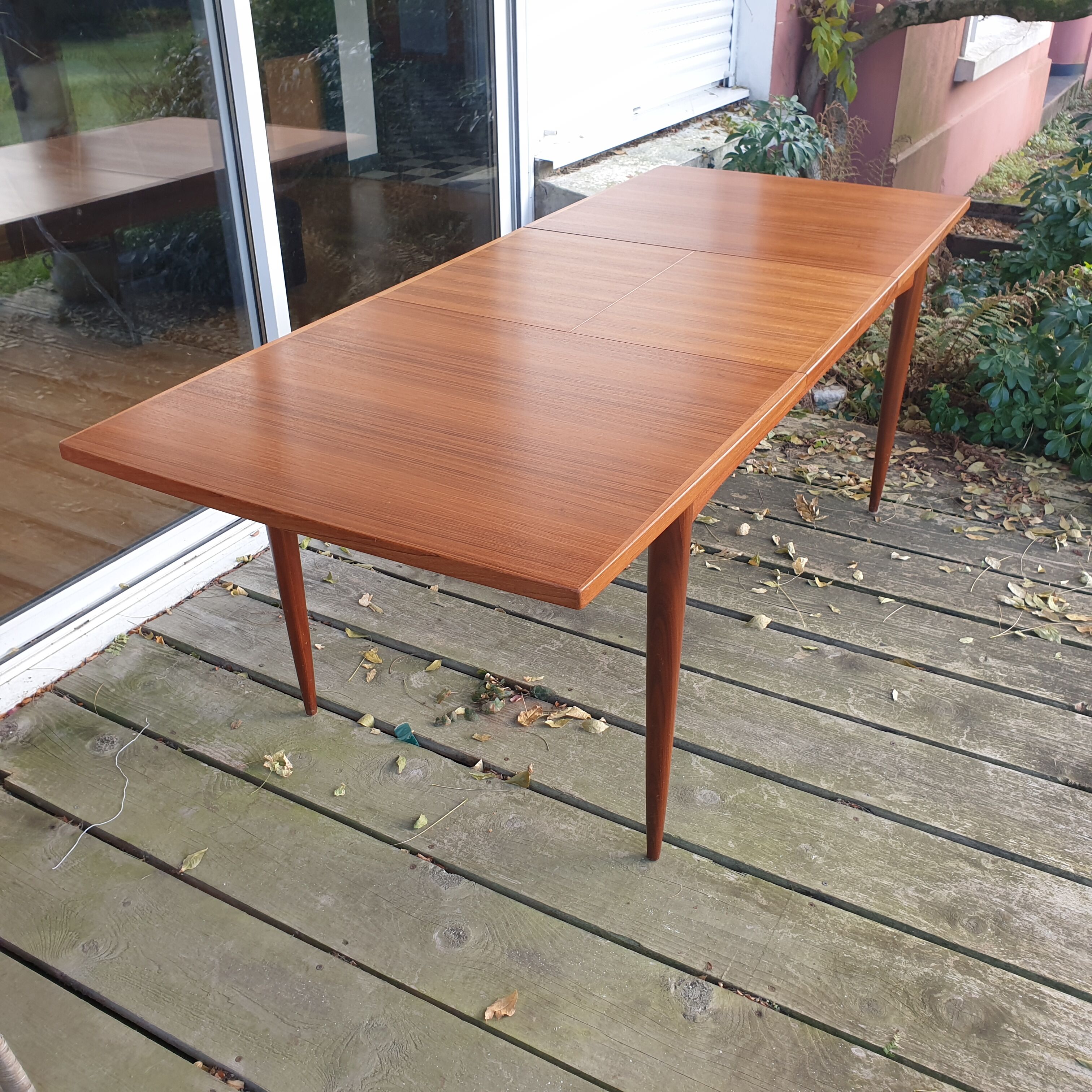 Table scandinave en teck