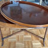 Table basse ovale en placage d’acajou
