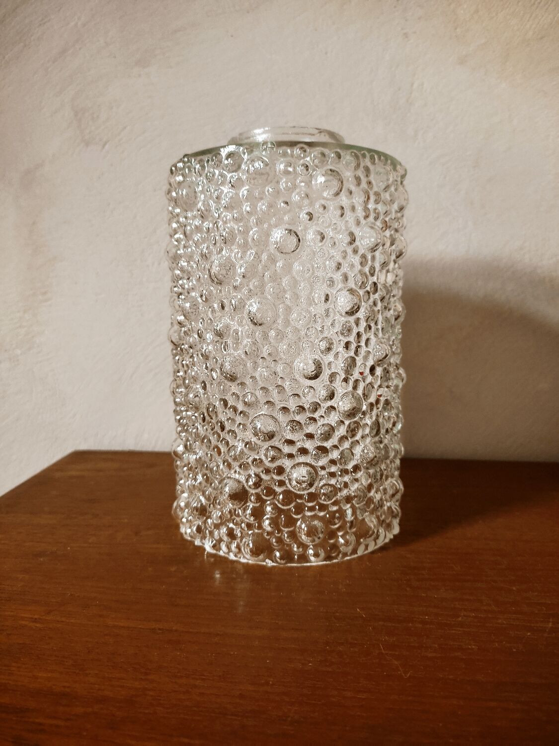 Cylindrical tulip in bubbled glass for suspension