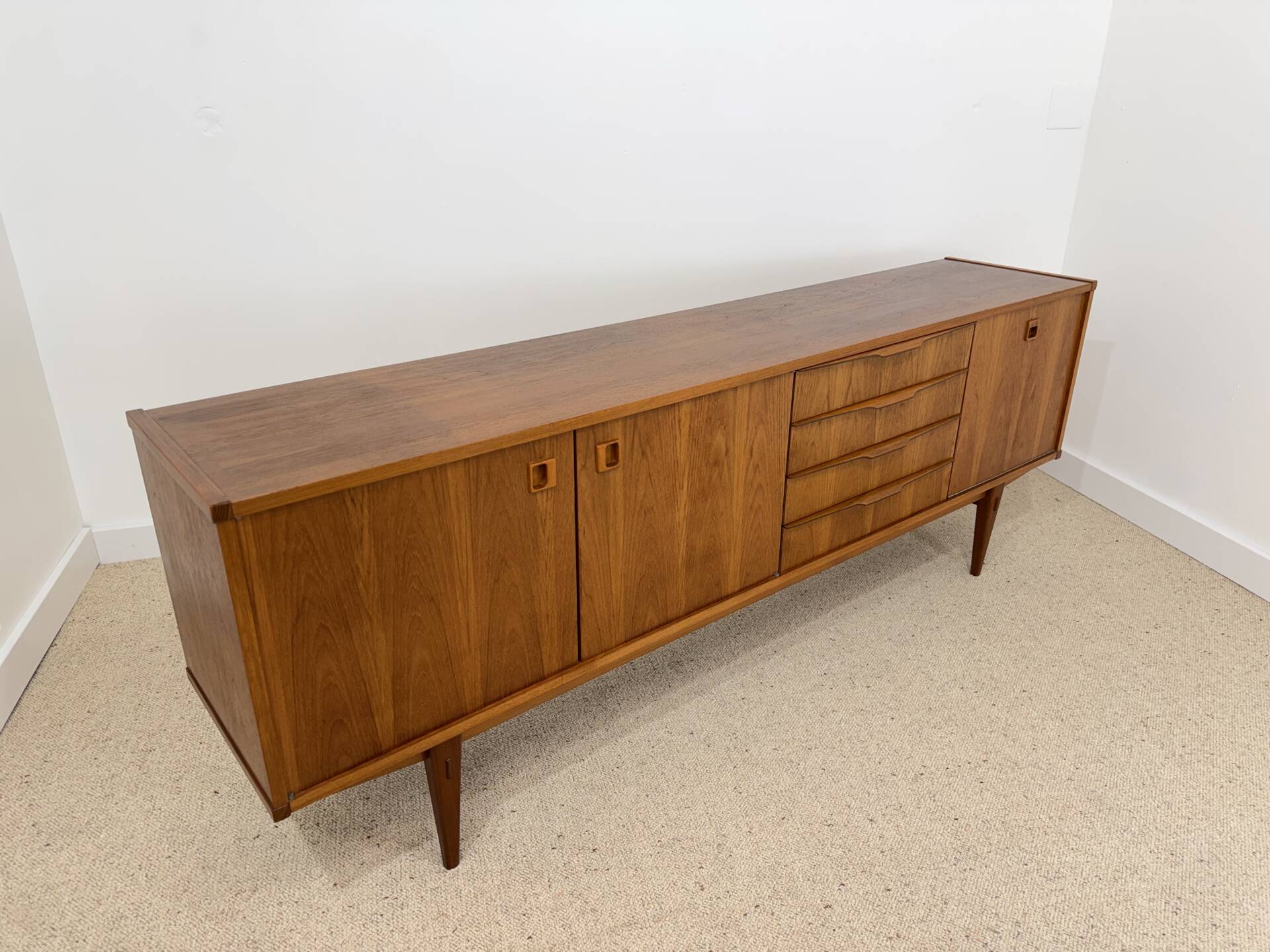 Enfilade ARNO in oak – 1960s/70s