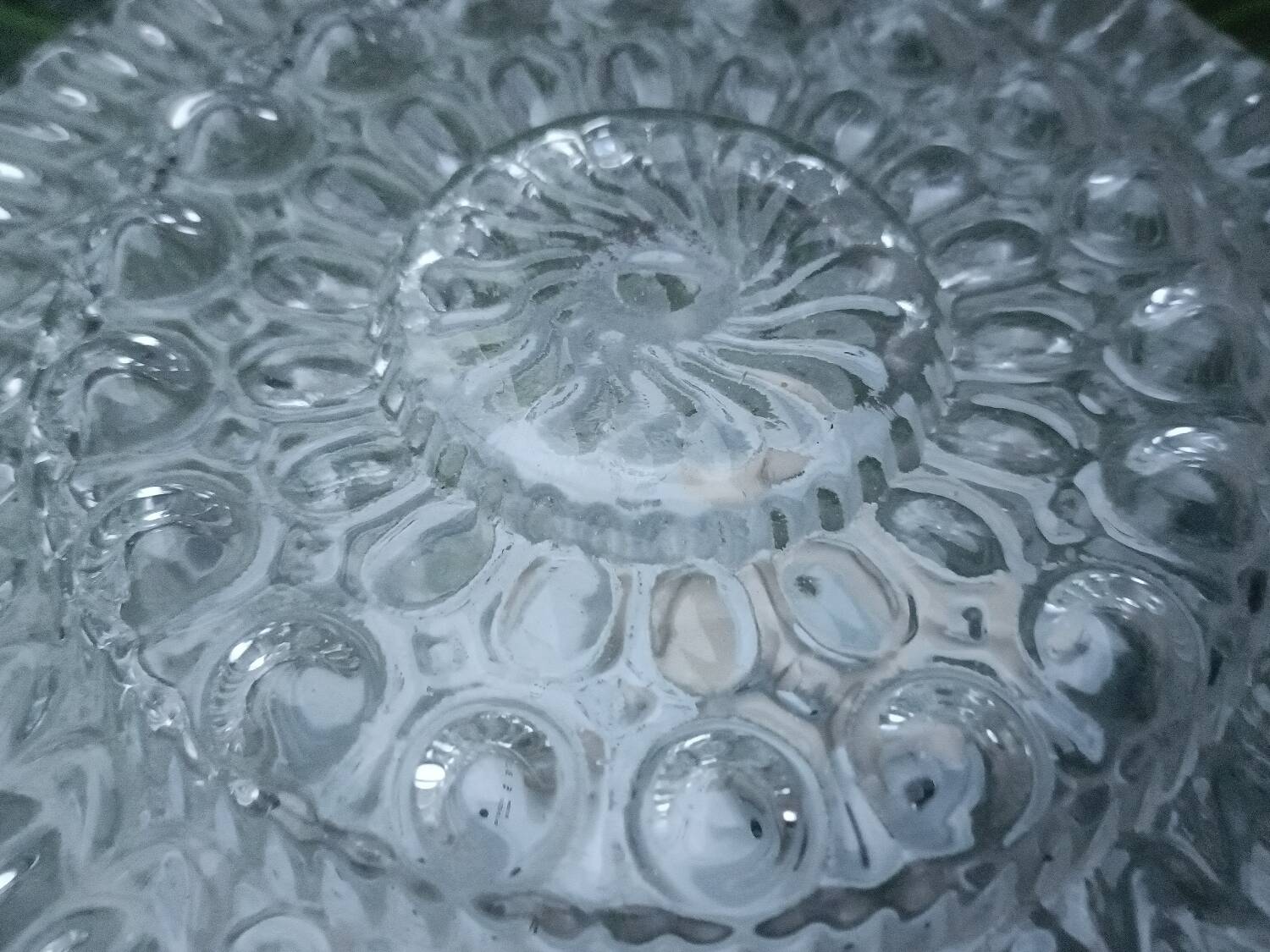 Plafonnier, applique vintage en verre moulé